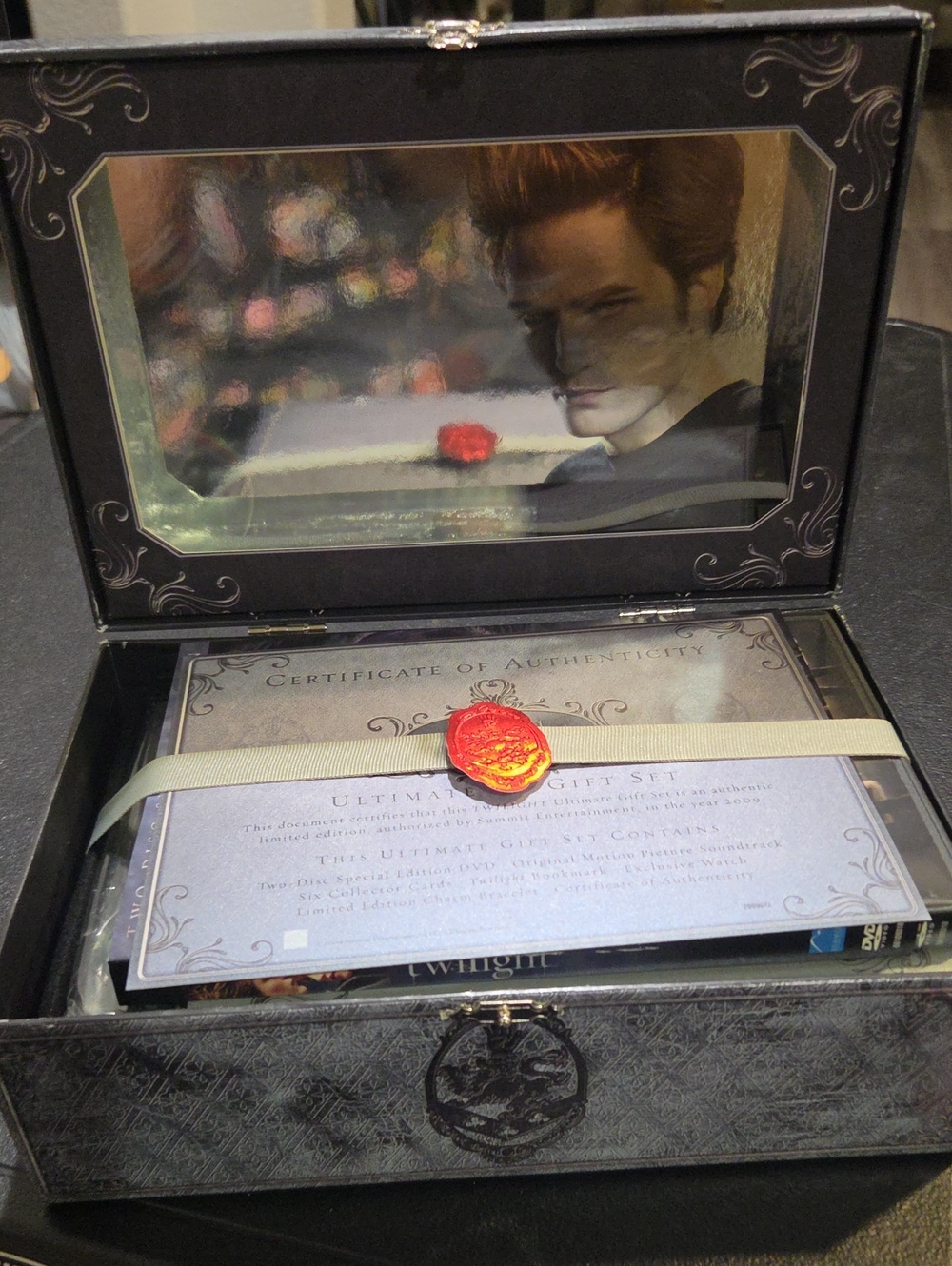 Twilight Ultimate Gift Set - Black with Red Seal